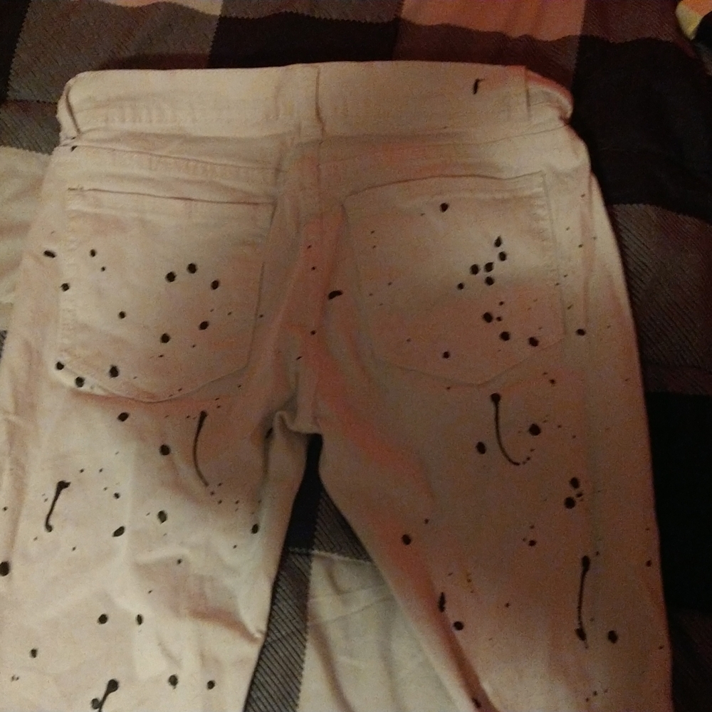 Too small - Picture 2 of 2